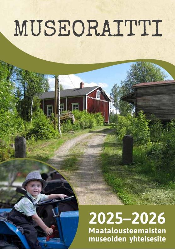 Punainen mökki ja hiekkatie museoalueella kesällä