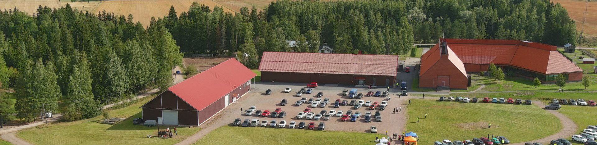 Ilmakuva museoalueesta ja pysäköintialueesta